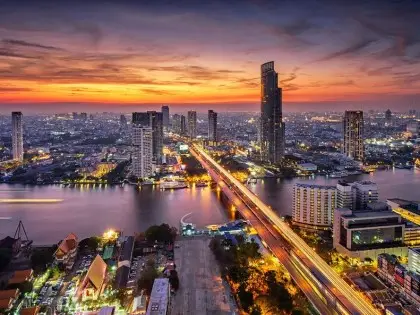 Bangkok city at sunset (Taksin Bridge)